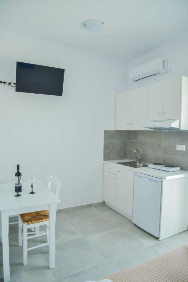 Zeras Apartments Адамас Екстер'єр фото