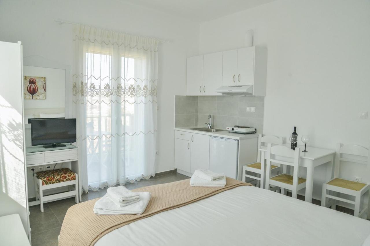 Zeras Apartments Адамас Екстер'єр фото